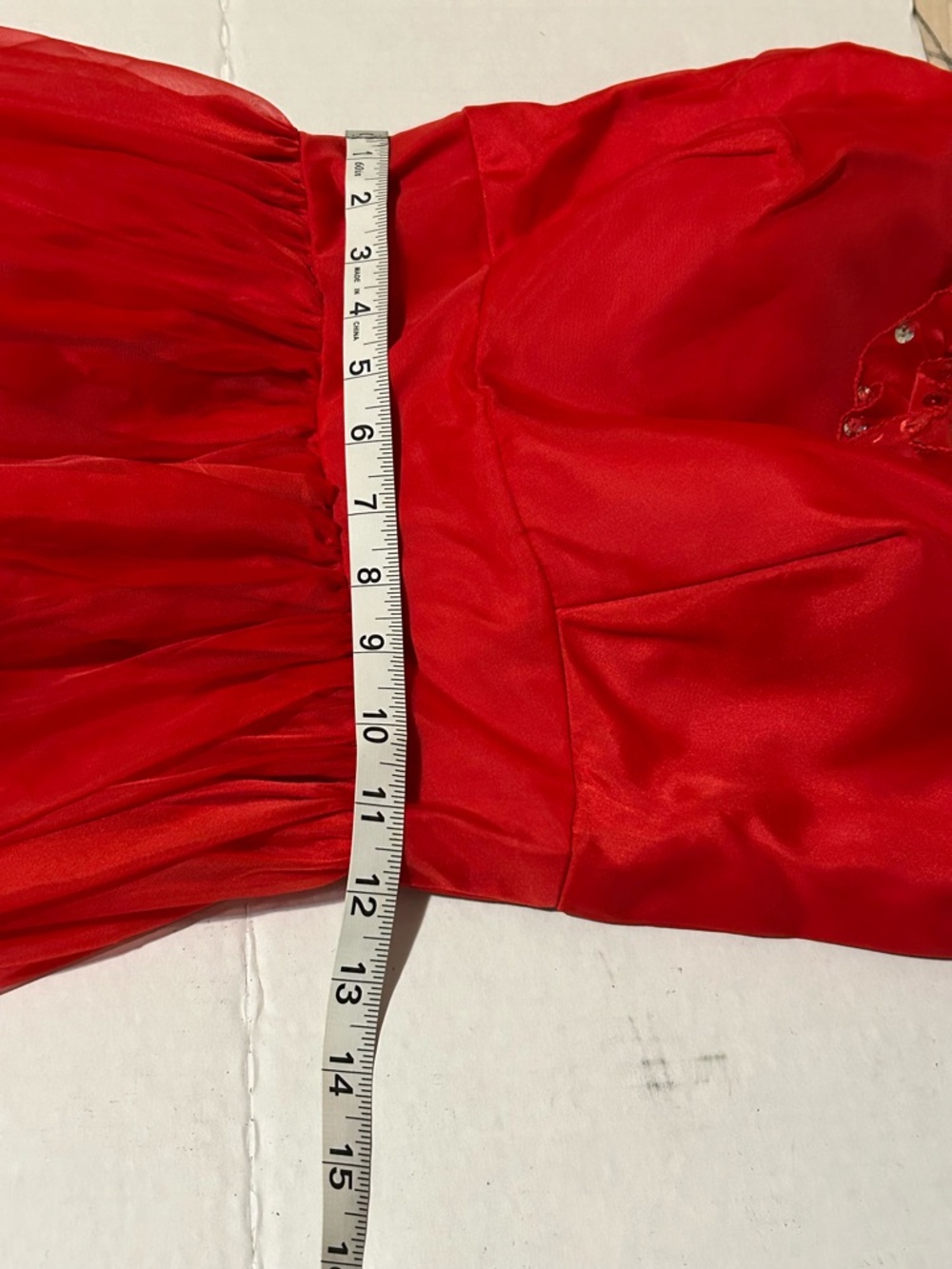 Red Floral-Trim V-Neck Evening Gown - Picture 6 of 10